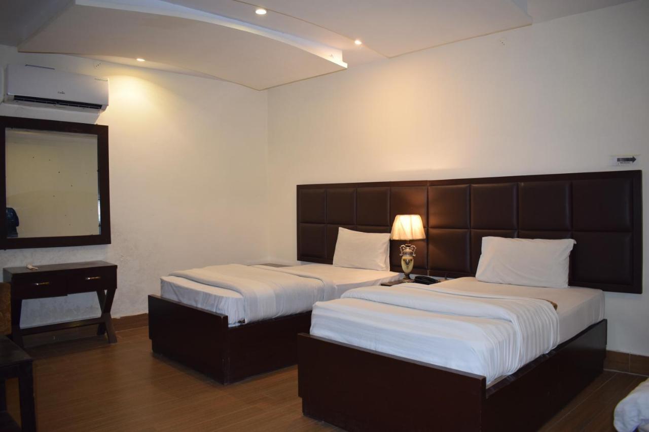 Hotel Pak Continental ムルターン エクステリア 写真