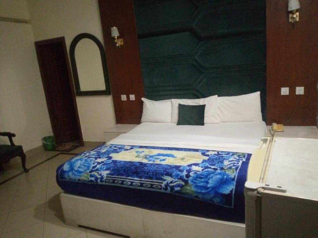 Hotel Pak Continental ムルターン エクステリア 写真
