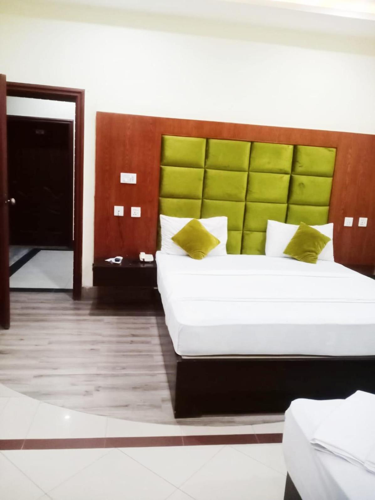Hotel Pak Continental ムルターン エクステリア 写真