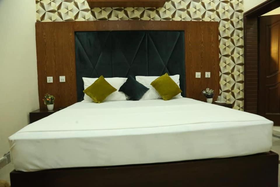 Hotel Pak Continental ムルターン エクステリア 写真